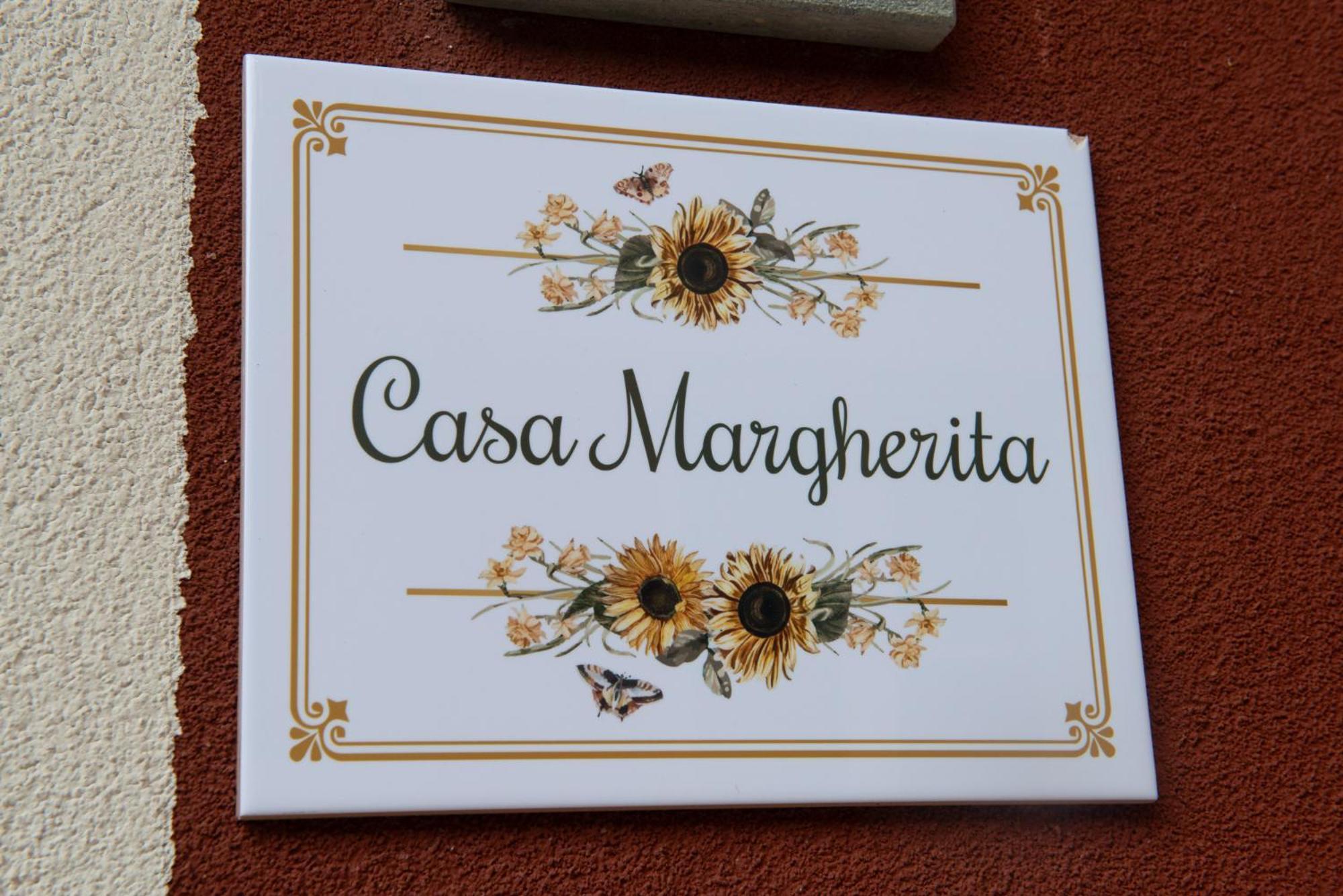 Welcomely - Casa Margherita Βαρένα Εξωτερικό φωτογραφία